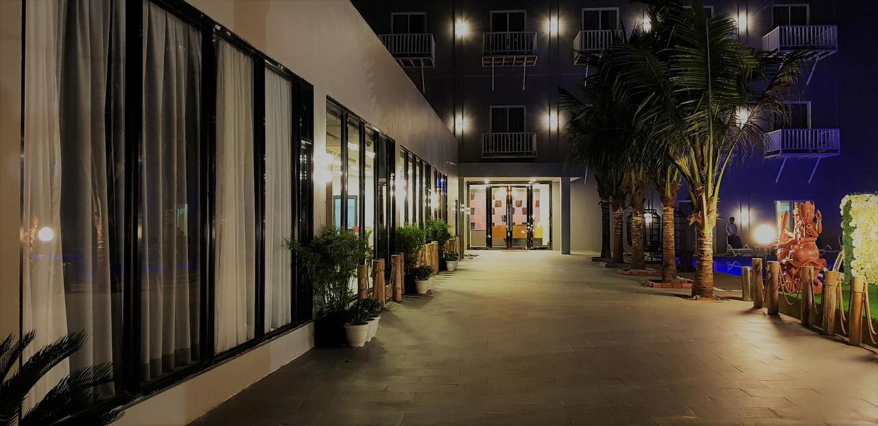 Royal Boutique Hotel シアヌークビル エクステリア 写真